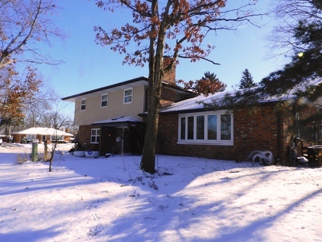 408 N Mcaree Rd, Waukegan, IL 60085 - photo 1