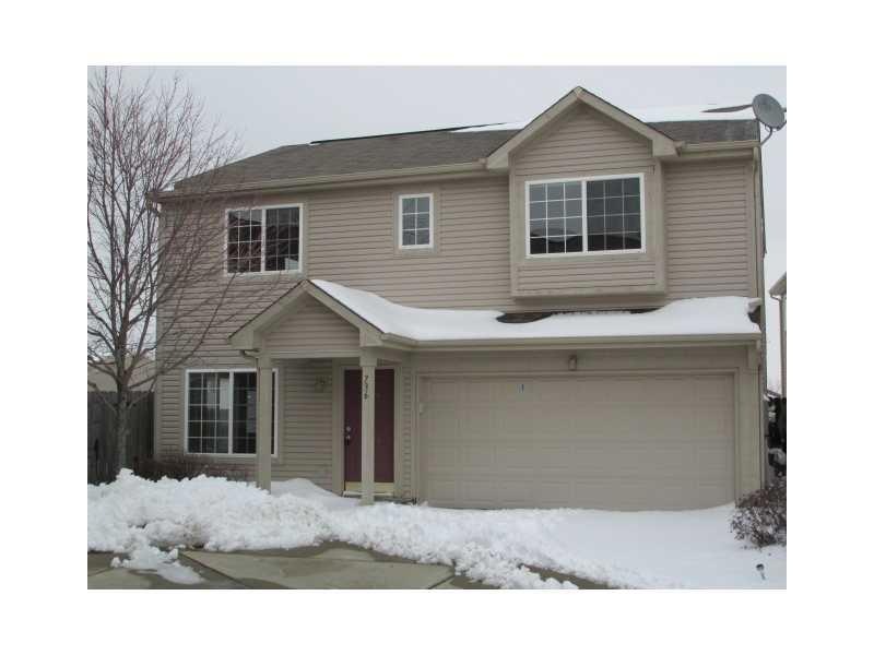736 Pine Lake Dr, Greenwood, IN 46143 - photo 1