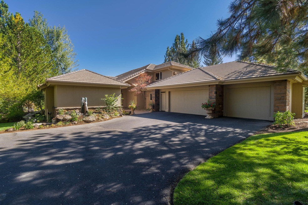 19226 Green Lakes Loop