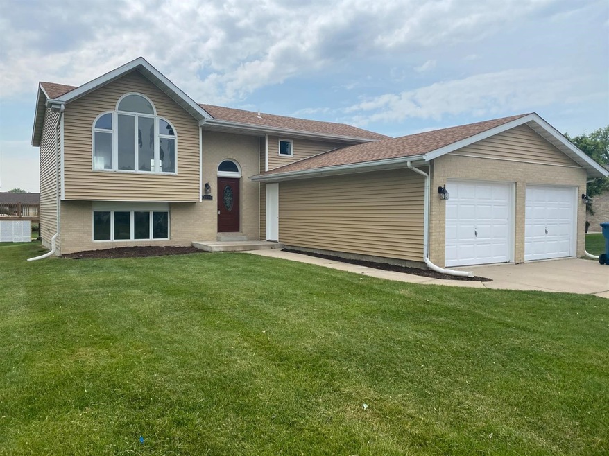 2834 Painted Leaf Dr, Crown Point, IN 46307 - photo 1