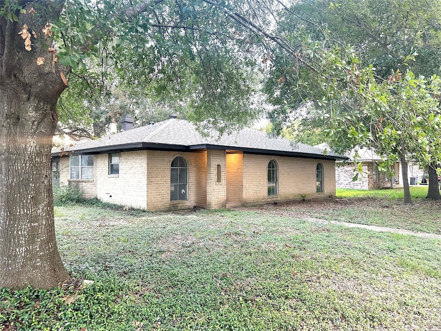 10307 Mountain Park Dr, Houston, TX 77086 - photo 1