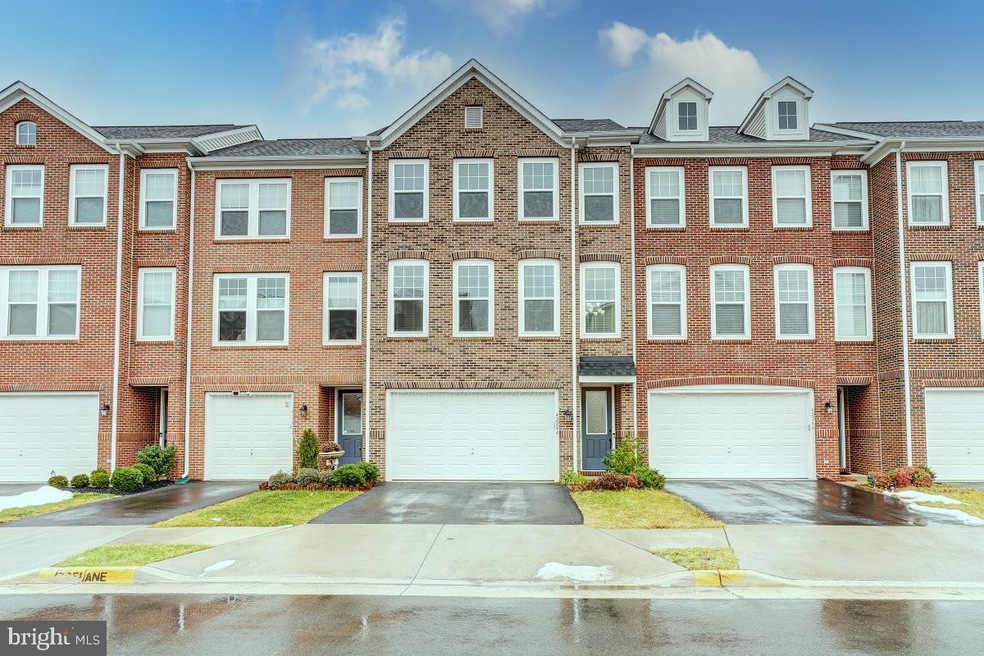 42244 Lancaster Woods Square, Chantilly, VA 20152 - photo 1