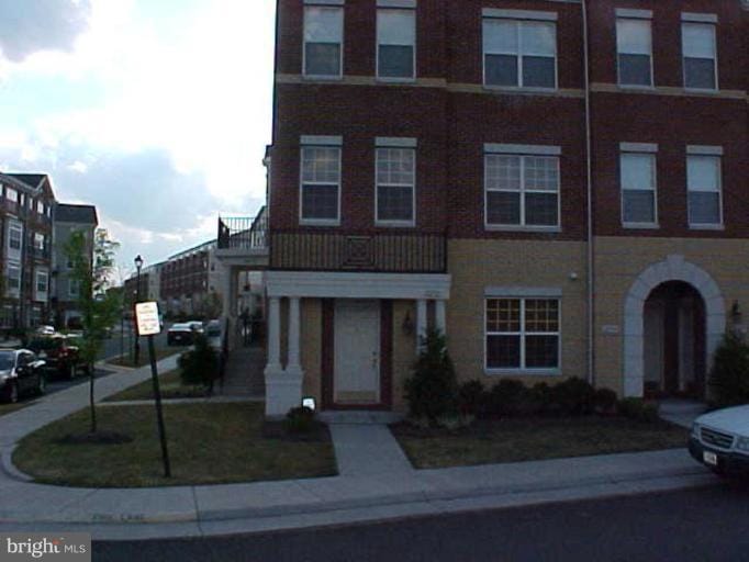 22721 Settlers Trail Terrace unit 11, Ashburn, VA 20148 - photo 1