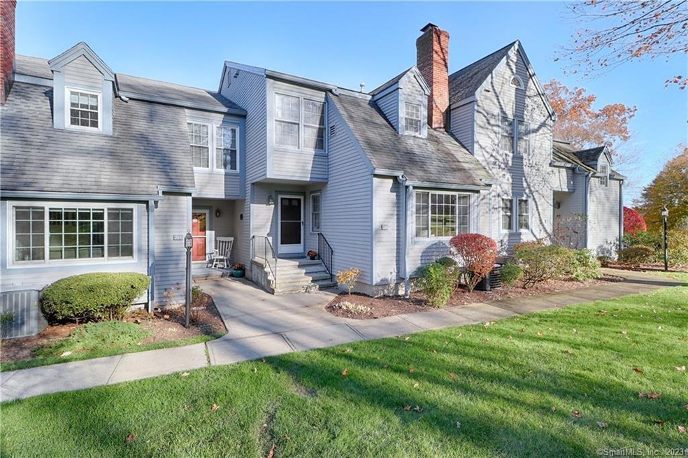 206 Glengarry Rd, Fairfield, CT 06825 - photo 1