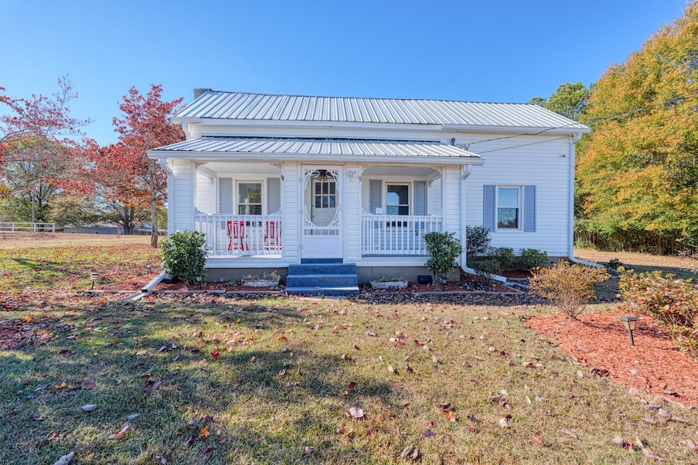 4943 Parris Bridge Rd, Boiling Springs, SC 29316 - photo 1