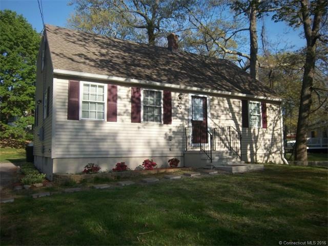 Exterior Front with vinyl siding