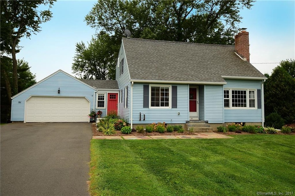 Picturesque Cape Cod in the heart of Suffield.