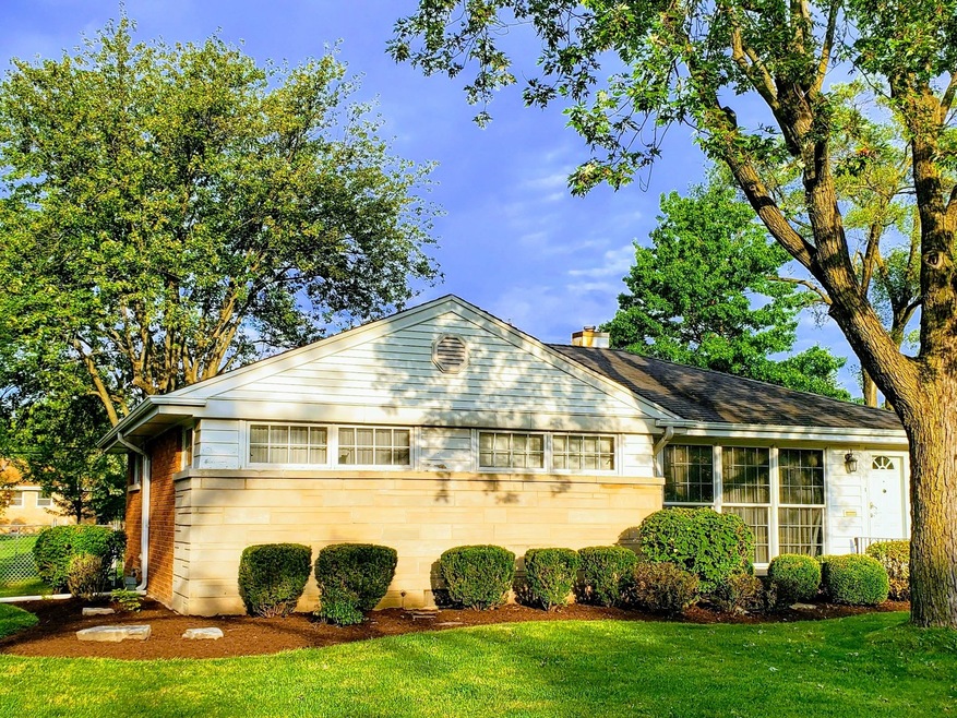 466 N Highview Ave, Elmhurst, IL 60126 - photo 1