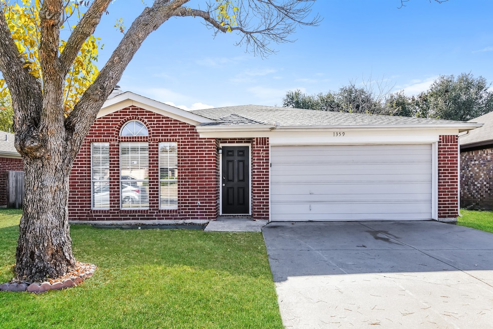 1359 Lincolnshire Way, Fort Worth, TX 76134 - photo 1