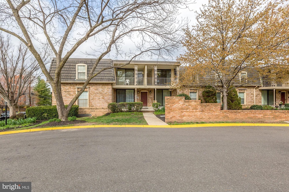 3123 Patrick Henry Dr unit 322, Falls Church, VA 22044 - photo 1