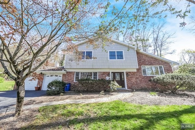 Sold $1,050,000 • Co-Listing Agent