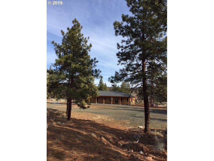 160 Elkview, Canyon City, OR 97820 - photo 1