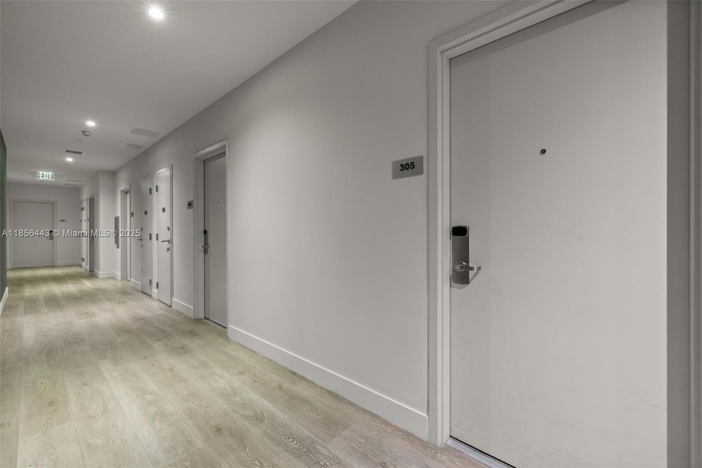 Smart Brickell unit 305, Miami, FL 33130 - photo 1