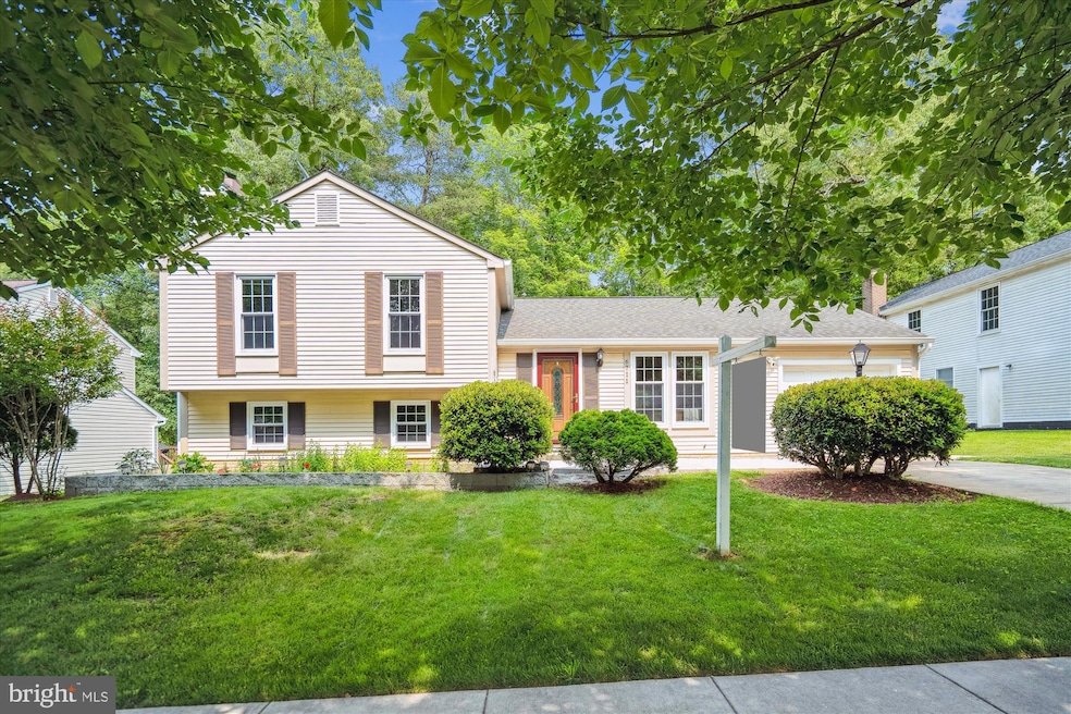 6711 Woodstream Dr, Lanham, MD 20706 - photo 1