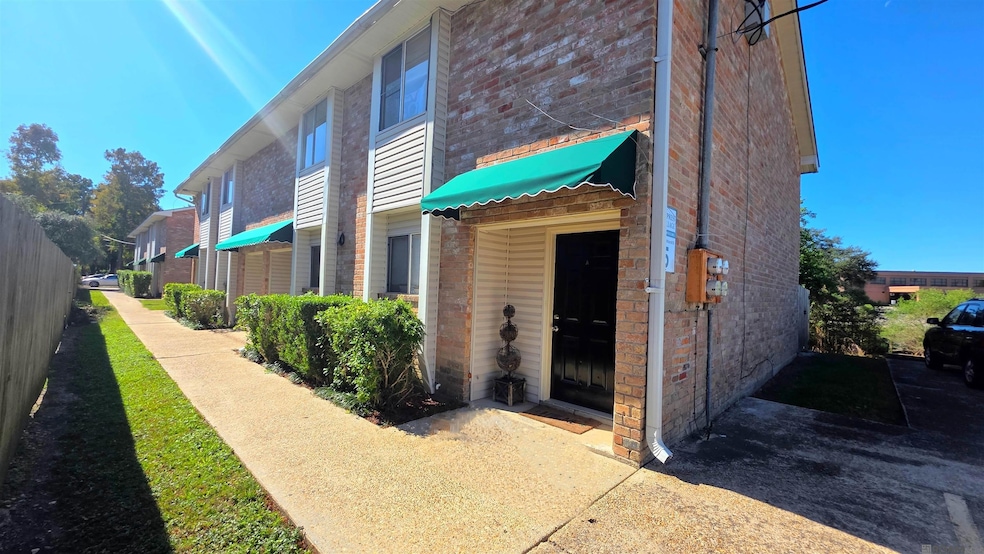 919 W Rothland St unit 5B, Gonzales, LA 70737 - photo 1