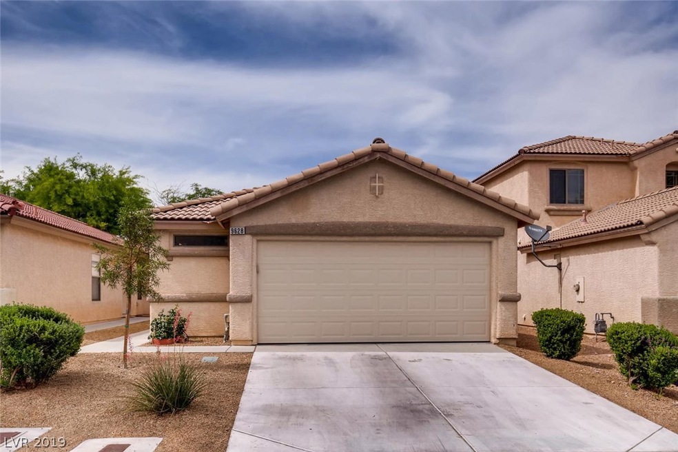 Welcome Home Southwest Steal! Full driveway, 2 car