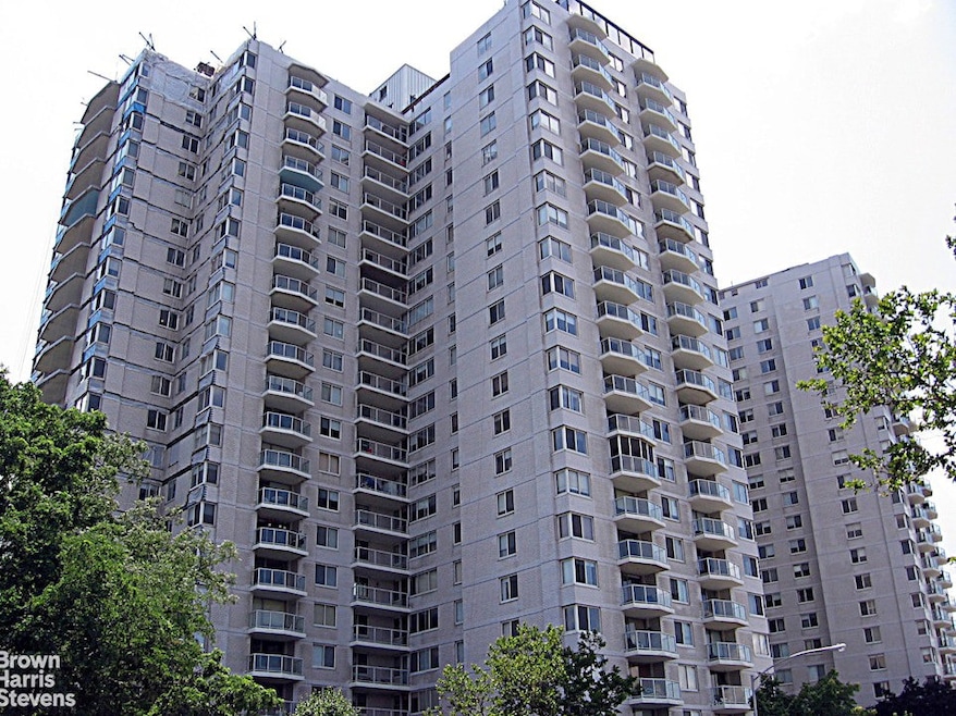 Whitehall unit 5S, Bronx, NY 10463 - photo 1