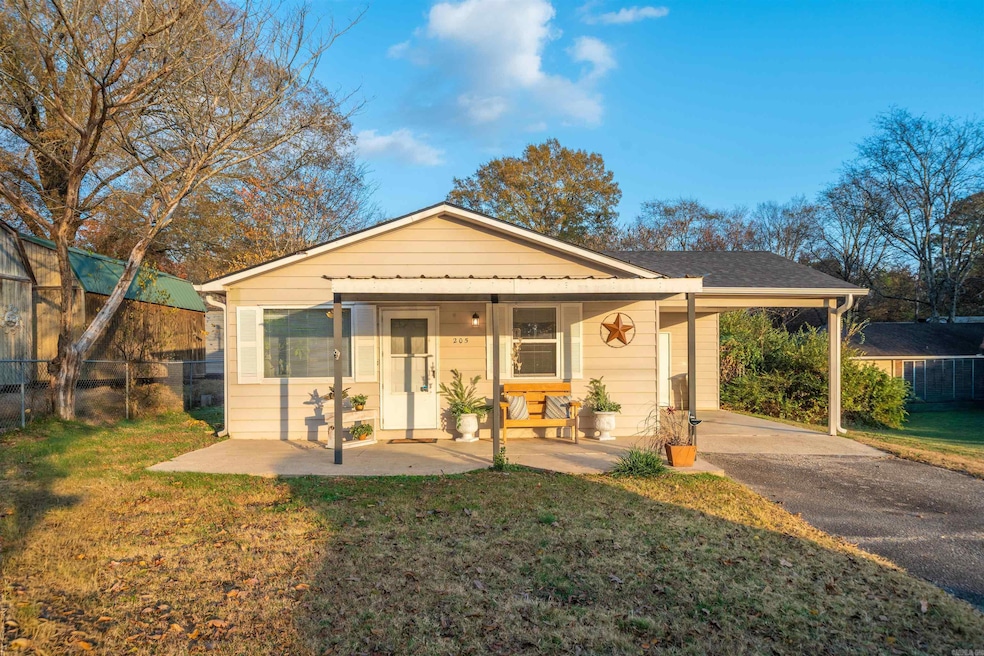 205 Wildwood Cir, Hot Springs National Park, AR 71901 - photo 1