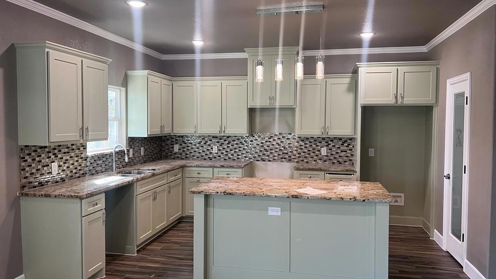 110 Peacock St, Cleburne, TX 76031 - photo 1