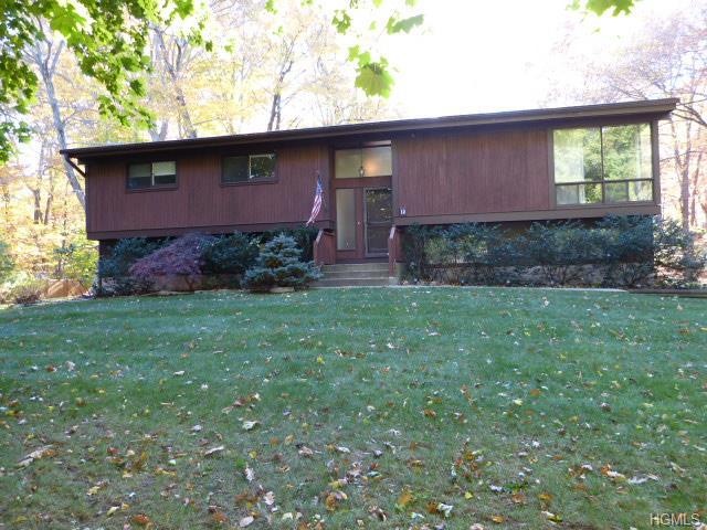 15 Robin Hood Rd, Suffern, NY 10901 - photo 1