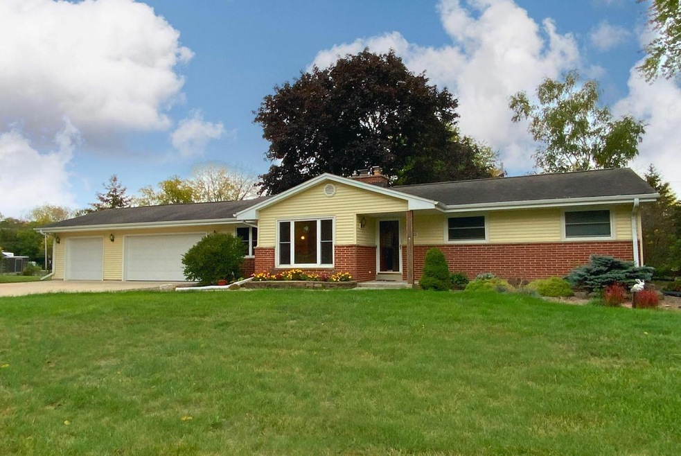 S67W12523 Larkspur Rd, Muskego, WI 53150 - photo 1