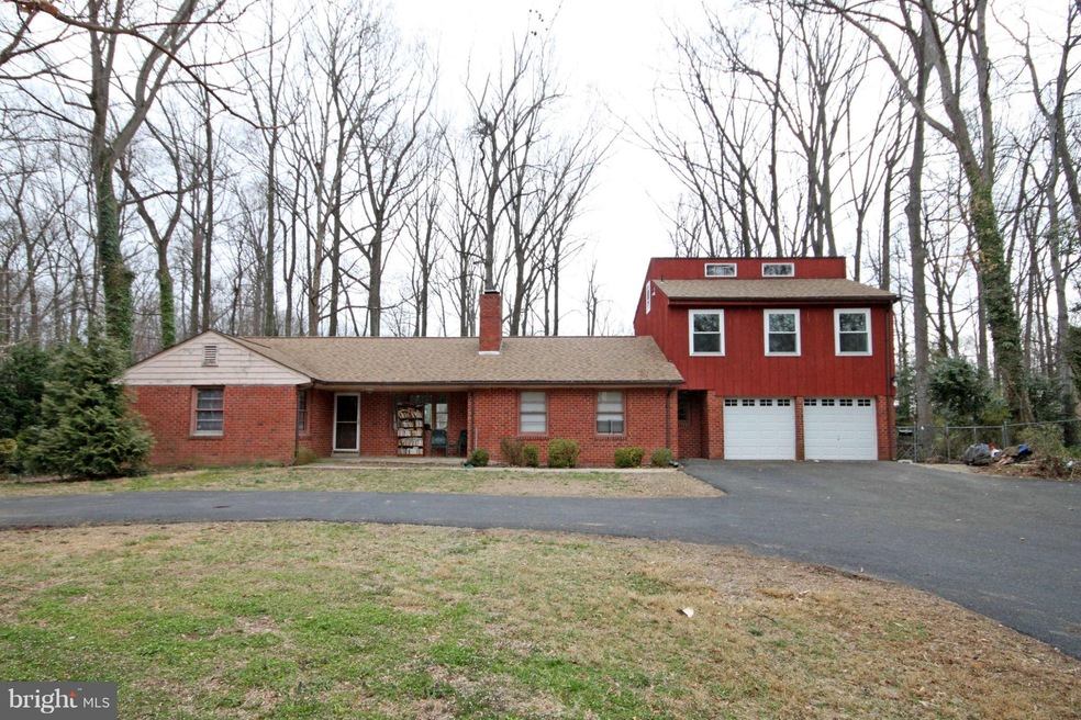 3320 Barkley Dr, Fairfax, VA 22031 - photo 1