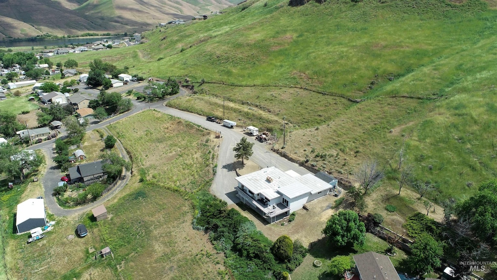 For Sale $965,000