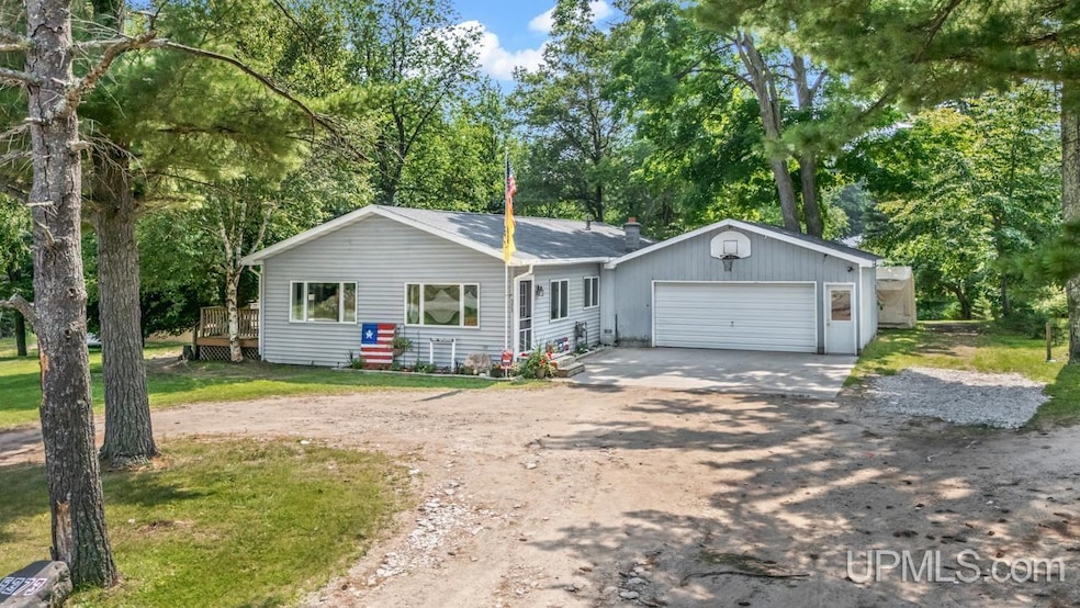 5373 18th Rd, Escanaba, MI 49829 - photo 1
