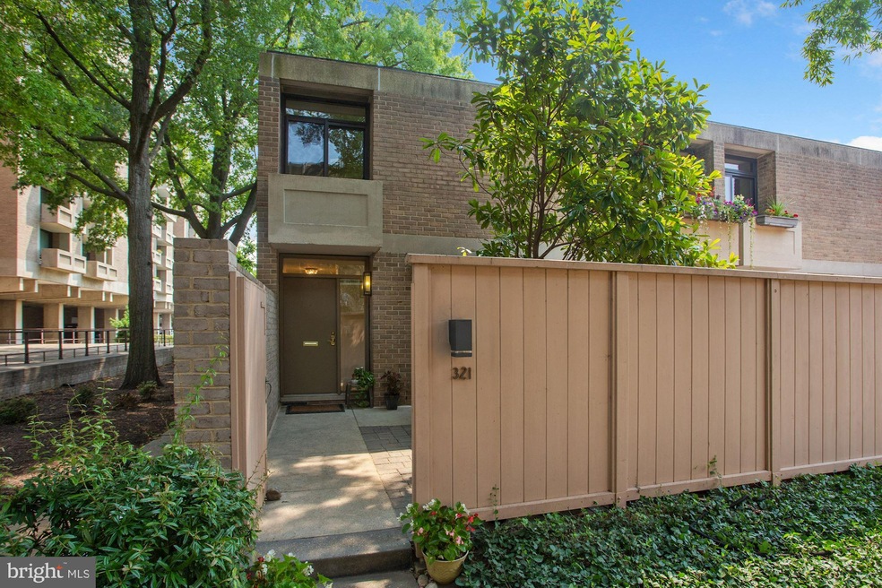 321 N St SW unit 90, Washington, DC 20024 - photo 1