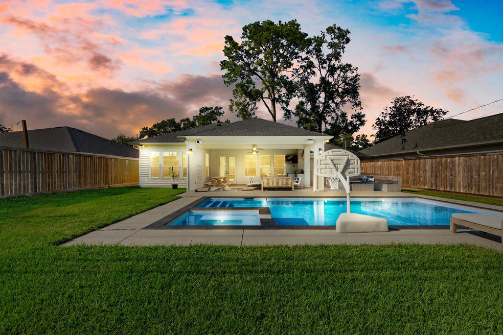 6415 Cindy Ln, Houston, TX 77008 - photo 1