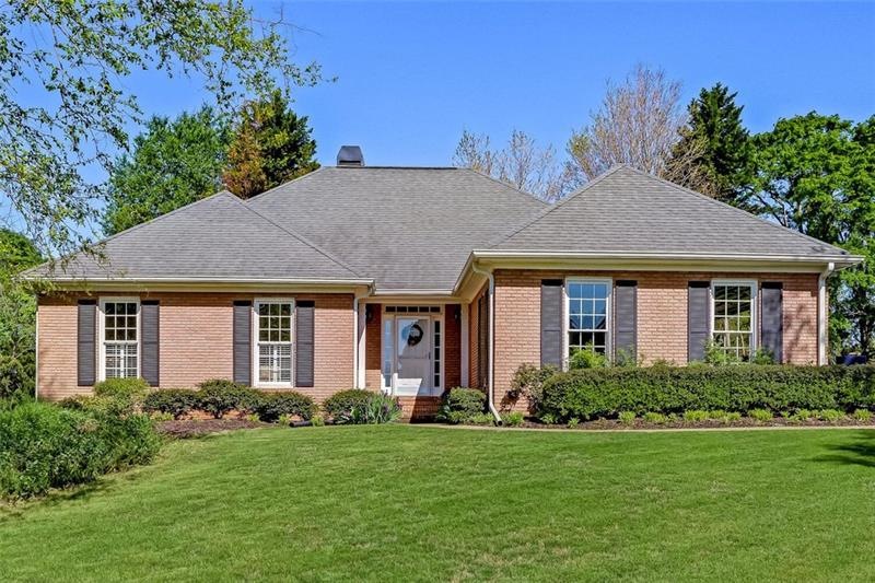 611 Iris Lane, Winder, GA   4 sided brick ranch on