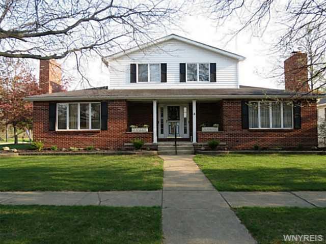 1071 Remington Dr, North Tonawanda, NY 14120 - photo 1