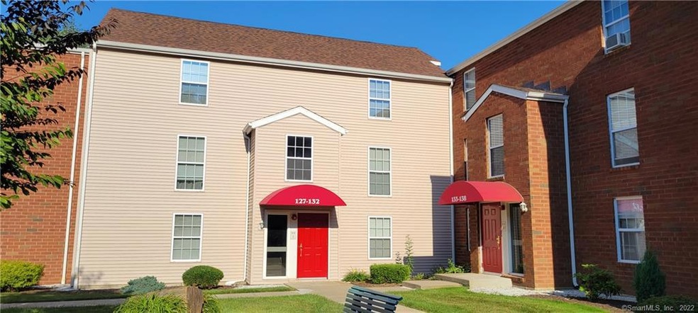 127 Heather Ridge unit 127, Shelton, CT 06484 - photo 1