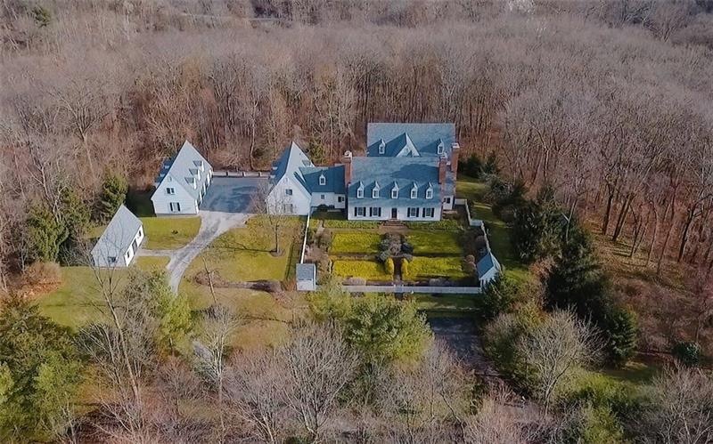 STUNNING PRIVATE ESTATE MINUTES FROM IT ALL