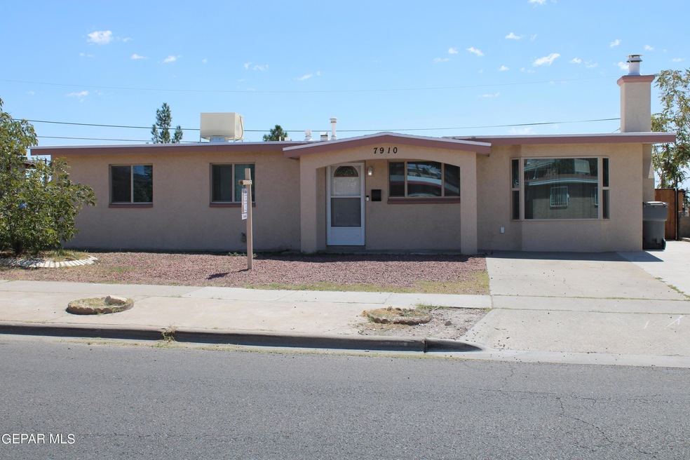 7910 Santa Maria Ct, El Paso, TX 79915 - photo 1