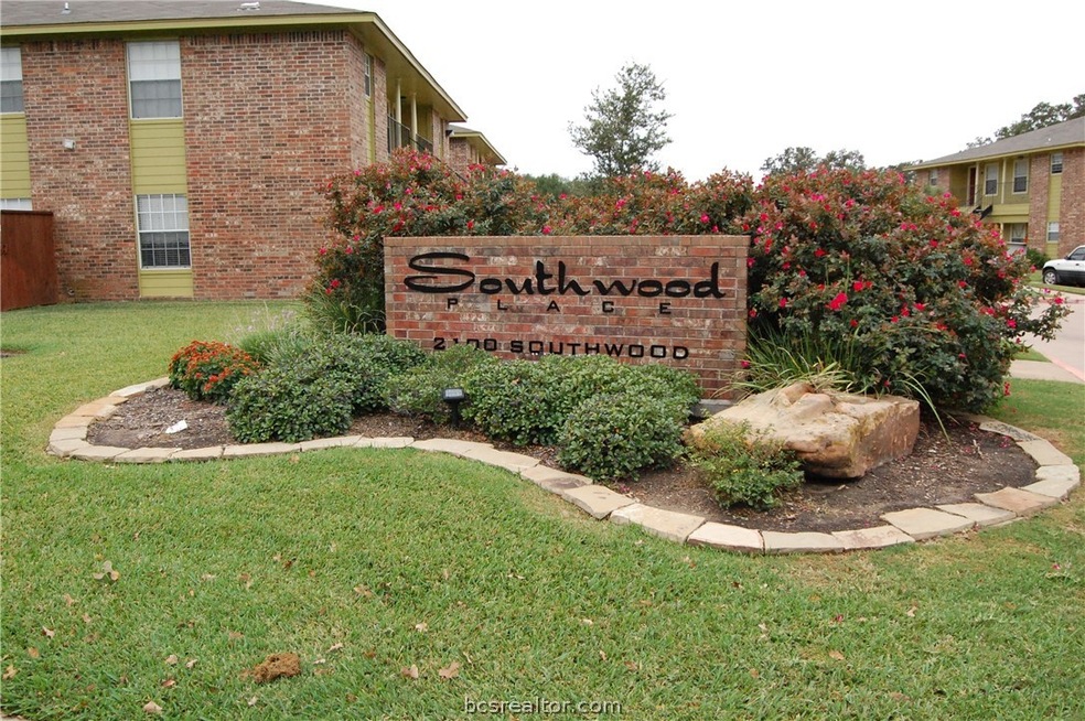 2100 Southwood Dr unit 20, College Station, TX 77840 - photo 1