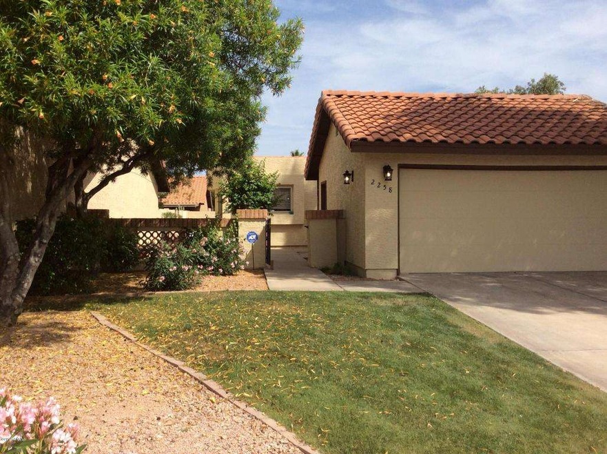 2258 E Flossmoor Cir, Mesa, AZ 85204 - photo 1