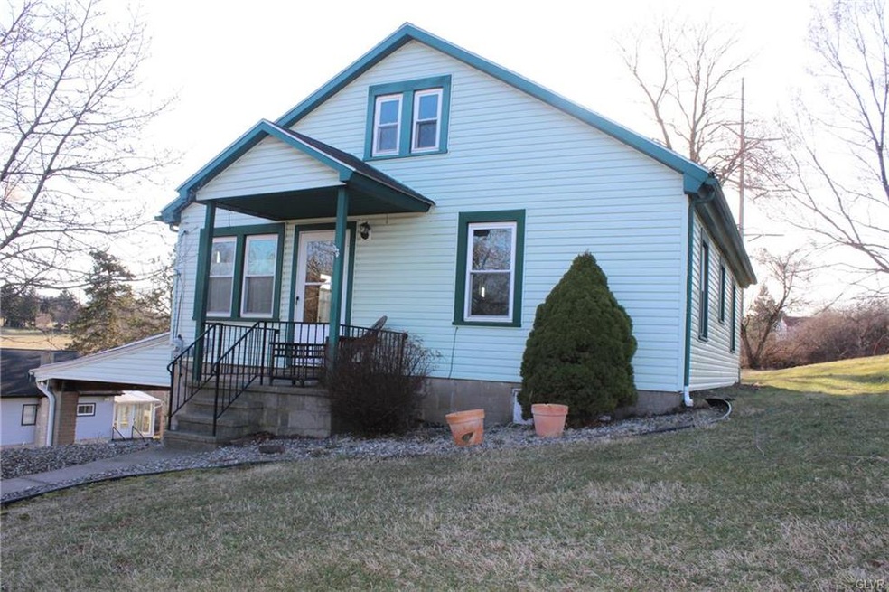 560 Chestnut St, Freemansburg, PA 18017 - photo 1