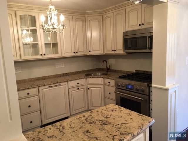 2137 Isabelle Ct, Mahwah, NJ 07430 - photo 1