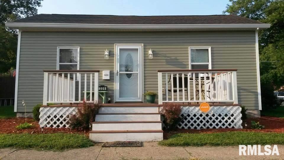 229 5th St, Lincoln, IL 62656 - photo 1