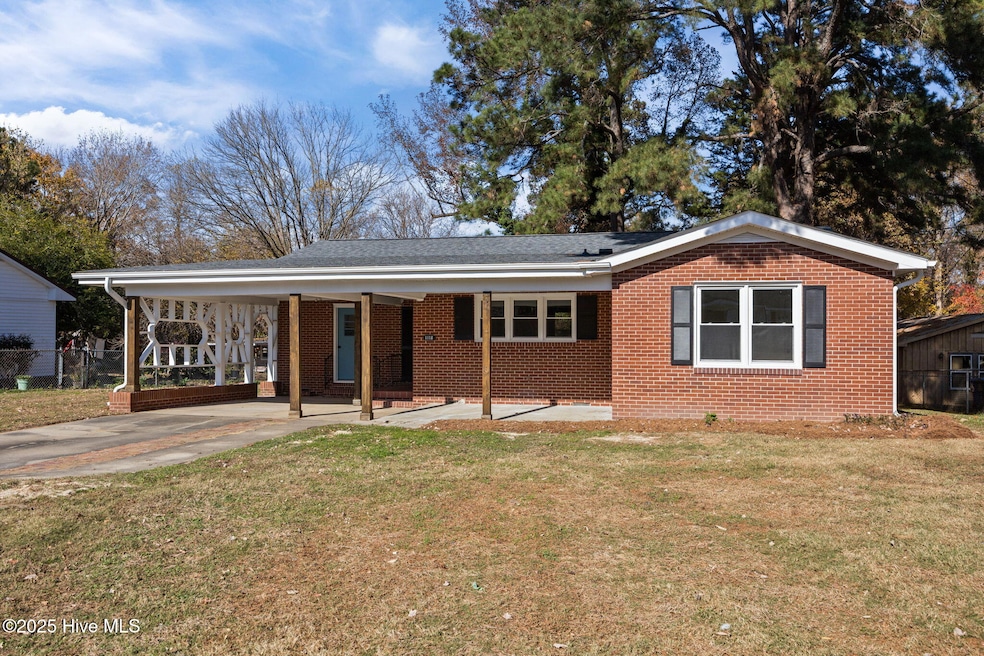 1118 Dunn Rd, Kinston, NC 28501 - photo 1