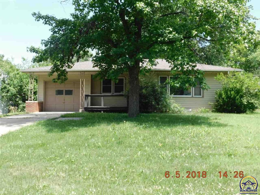 3612 SW Kerry Ave, Topeka, KS 66611 - photo 1