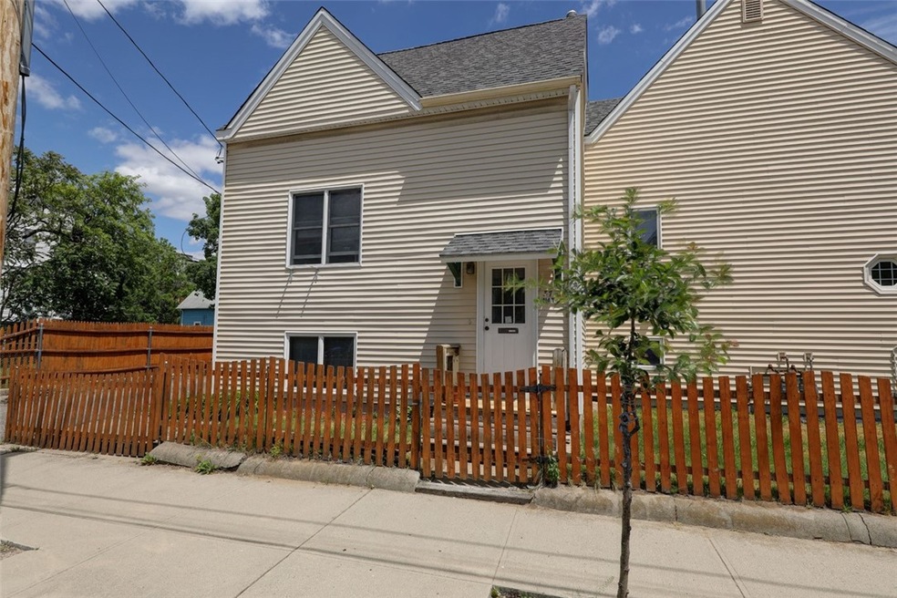 37 Congress Ave unit 2, Providence, RI 02907 - photo 1