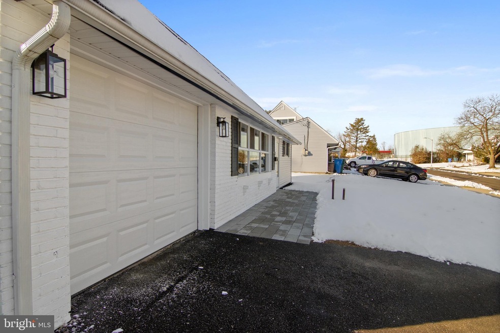 23 Gardenia Rd, Levittown, PA 19057 - photo 1