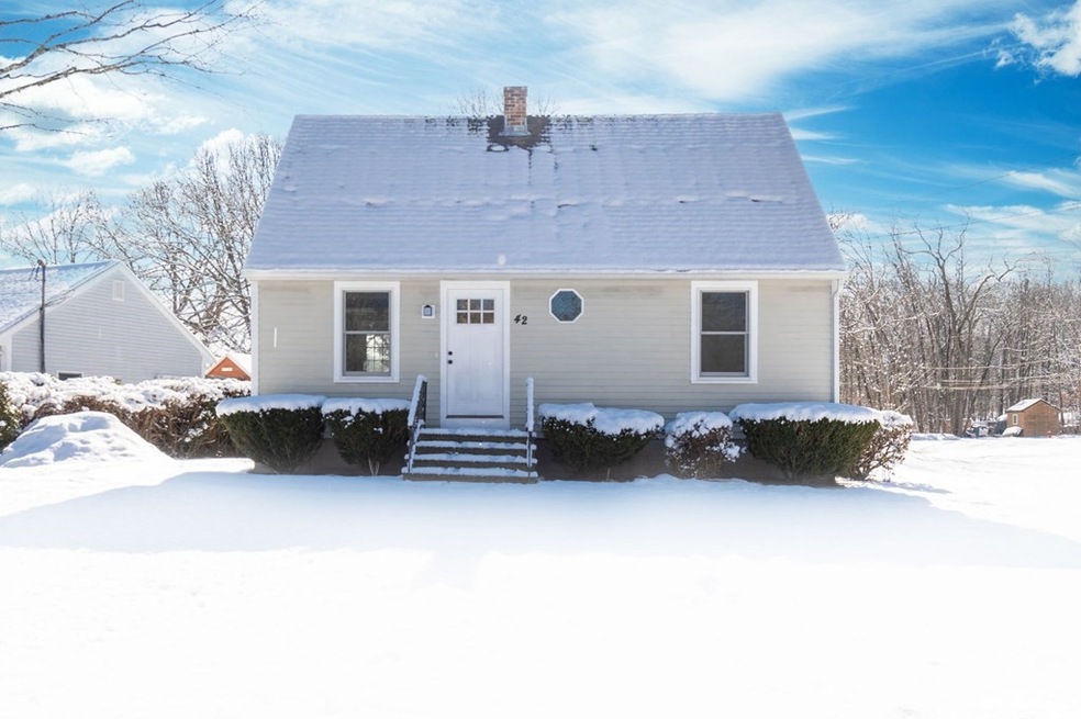 42 Fruit St, Byfield, MA 01922 - photo 1