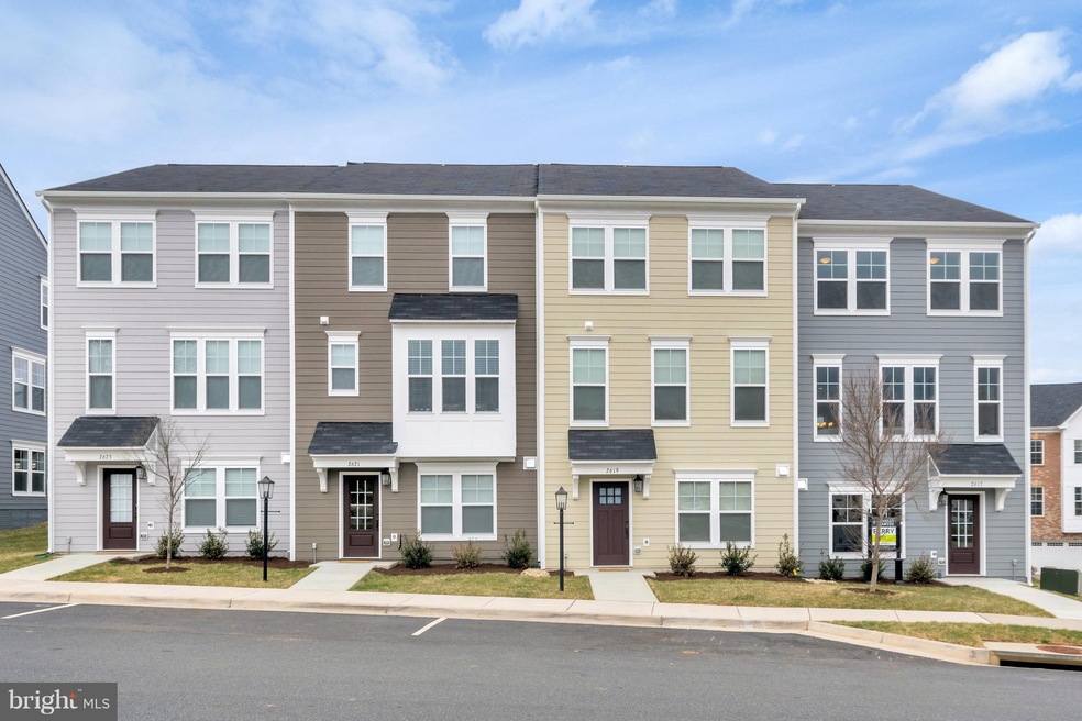 3022 Pinebrook Rd, Landover, MD 20785 - photo 1