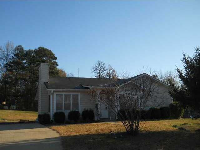 610 Leigh Ct, Winder, GA 30680 - photo 1