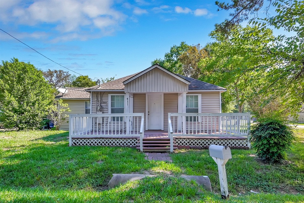 411 S Walnut St, Tomball, TX 77375 - photo 1