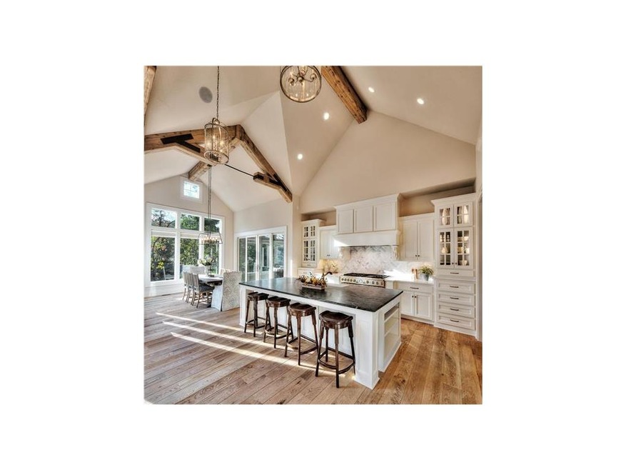 Kitchen / Breakfast with pleasing architectural de