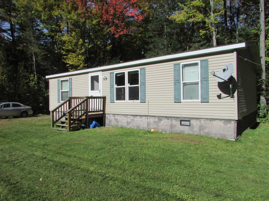 315 Maple St, Bethlehem, NH 03574 - photo 1